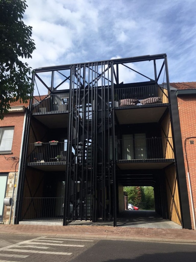 Exterieur van een Skilpod stapelbouw appartementen