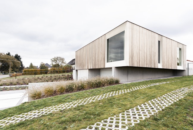 Skilpod #144 — houtskeletbouw bungalow woning met 4 slaapkamers, modern design met naturel hout exterieur