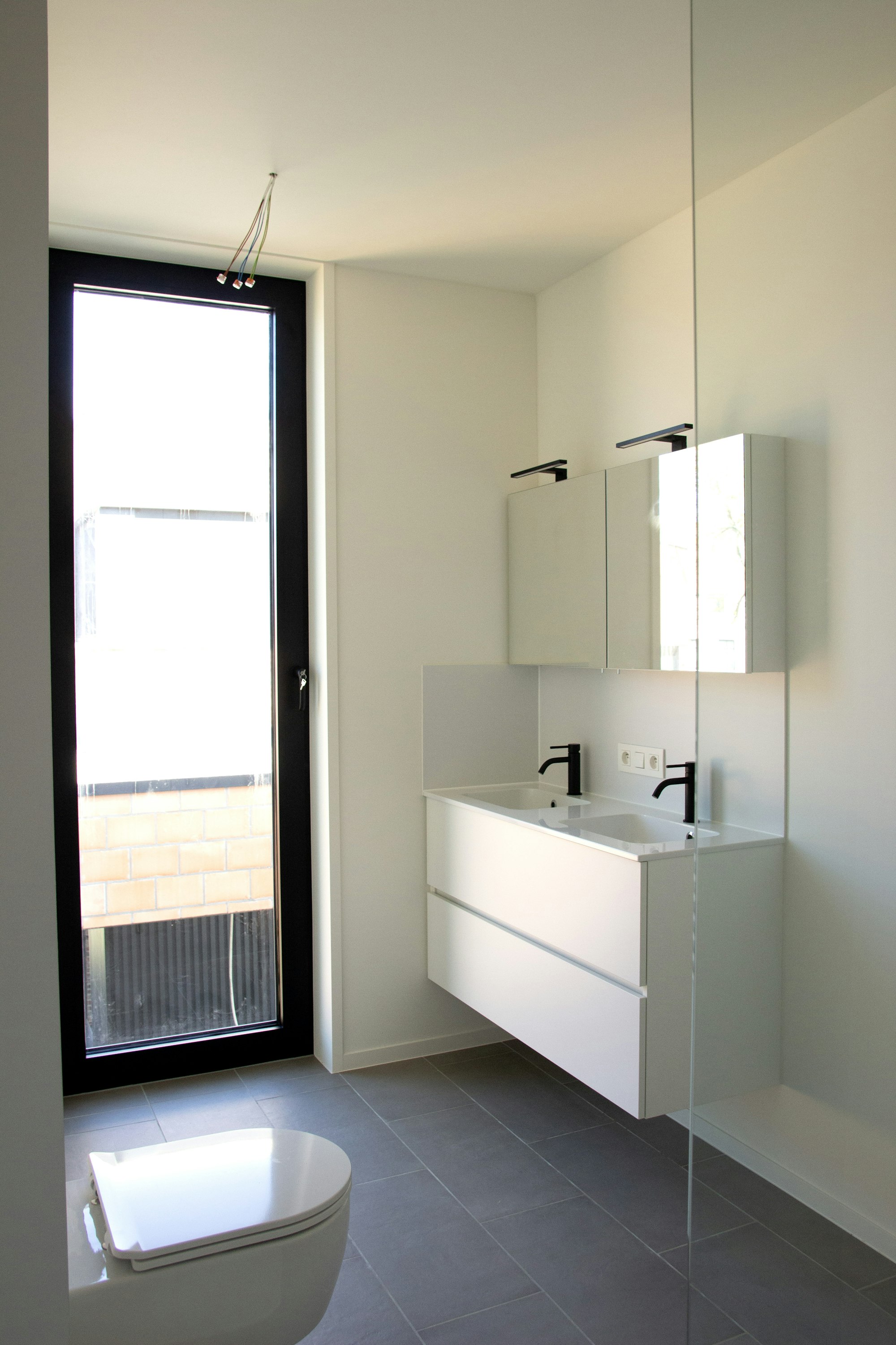 Skilpod #140 interieur badkamer