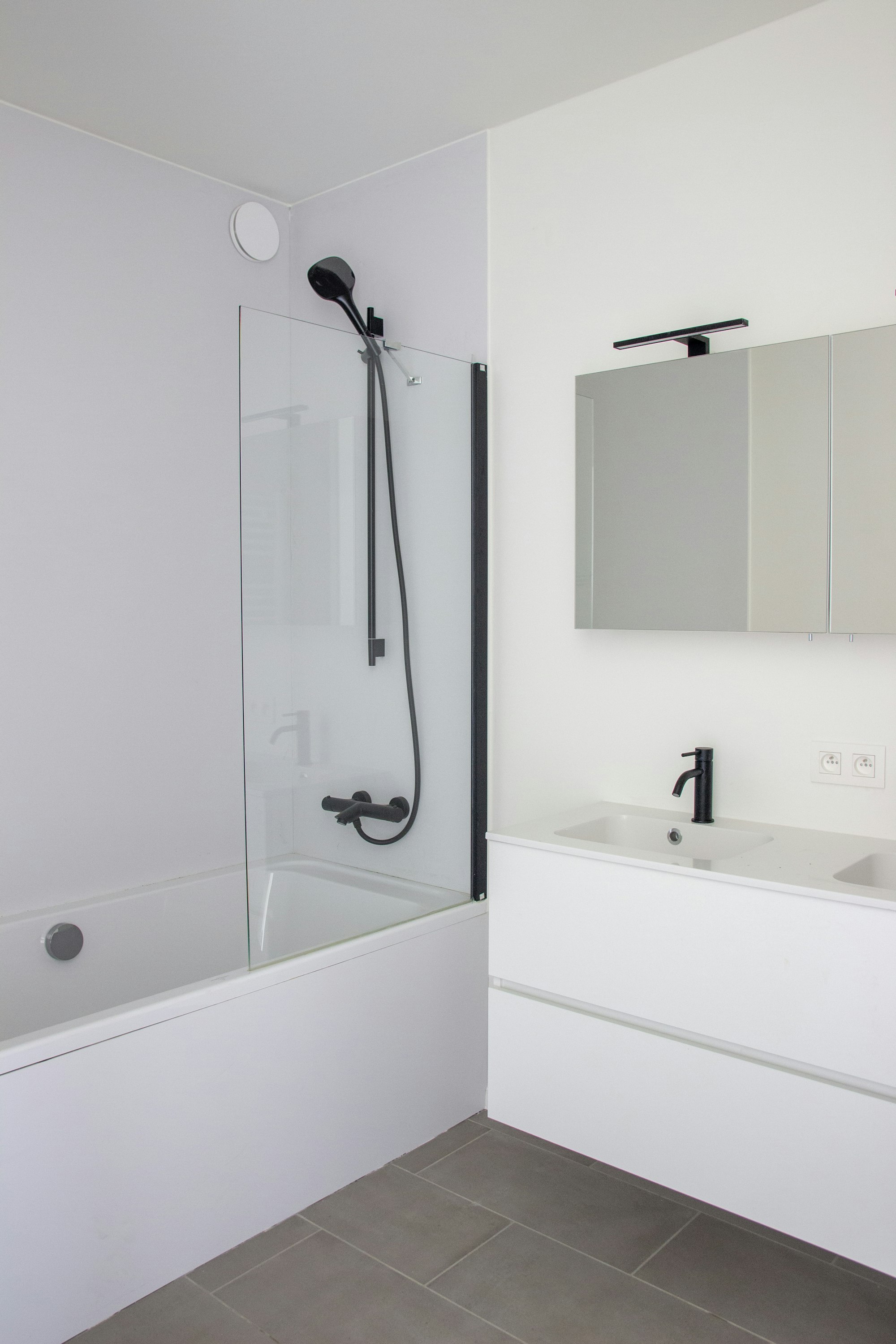 #130 in Peer modulaire woning badkamer met bad